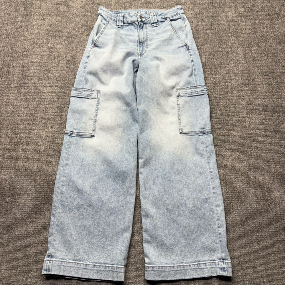 American Eagle Outfitters Light Wash Wide Leg Cargo Jeans